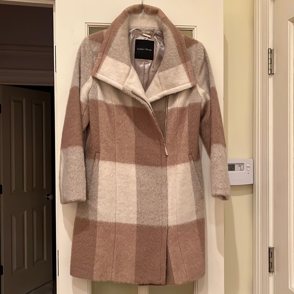 Beige cream checkered coat